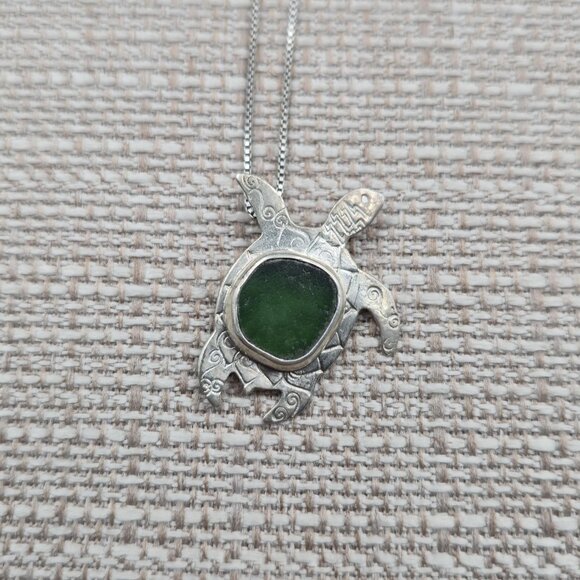 18 Inch Sterling Silver Green Sea Glass Turtle Pendant Necklace A6101 - Picture 3 of 7